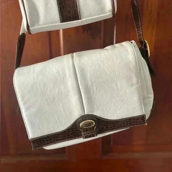 Vintage Carryland White and Brown Faux Leather Crossbody Bag Set - Set of 2 - Picture 15 of 16